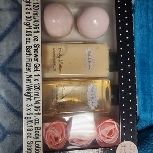 Bath body kit